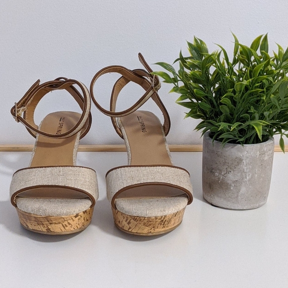 🌿SALE 3/$25🌿 $15 Summer sandals - Comfortable! - Picture 2 of 7